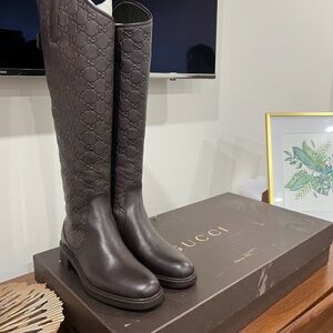 Gucci boots size 6